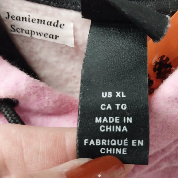 3247 Size XL H&M Upcycled Sweat Shirt With Quilted Flower Insert - Picture 7 of 8